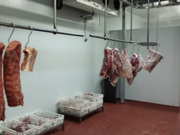 Traspaso de Sala de Despiece y Almacen Frigorifico, empresa transformadora cárnica, de 300 m2 con categoría de industr