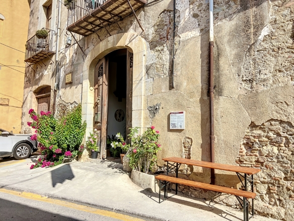 CASA CONTRERAS CON LICENCIA TURISTICA.