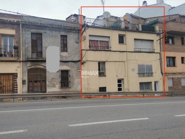 Cardedeu (Barcelona) | Edificio con rentabilidad inmediata y elevado potencial de desarrollo