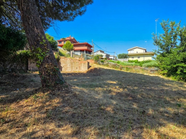 Parcela urbana de 677 m² en El Serrat de Castellnou – Castellnou de Bages
