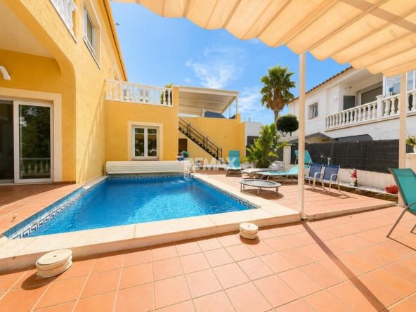 Roses | Casa unifamiliar con piscina privada y vistas panorámicas a la Bahía de Roses