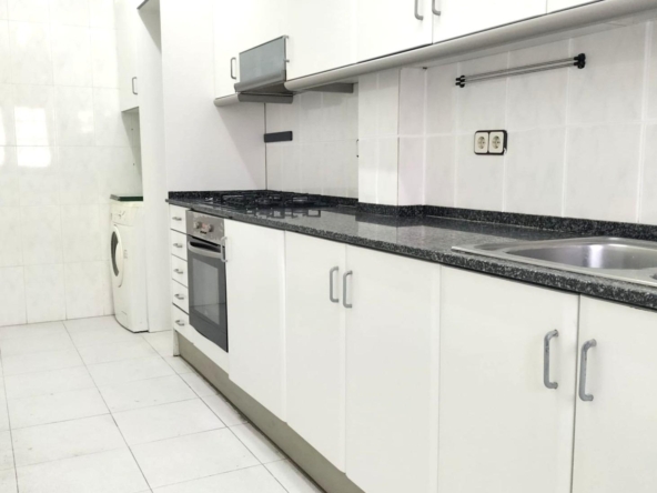 PISO EN EDIFICIO CON POCOS VECINOS EN TRES TORRES