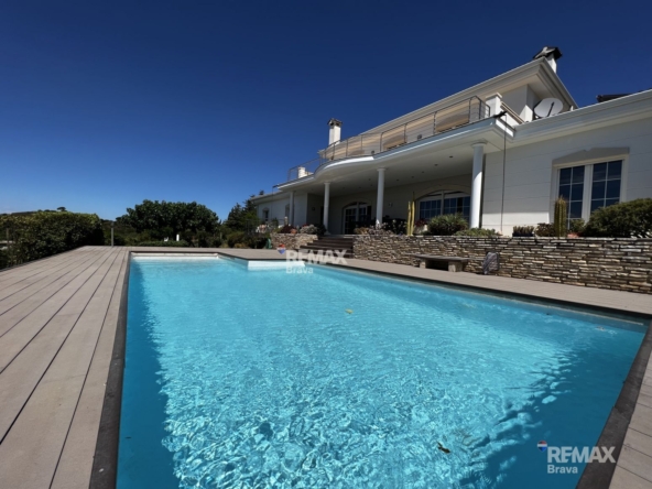 Pau | Exclusiva villa de lujo con vistas panorámicas al mar y más de 2.000 m² de parcela