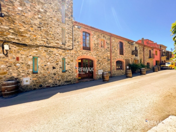 Mollet de Peralada | Exclusiva masía histórica restaurada con restaurante gastronómico y vivienda privada