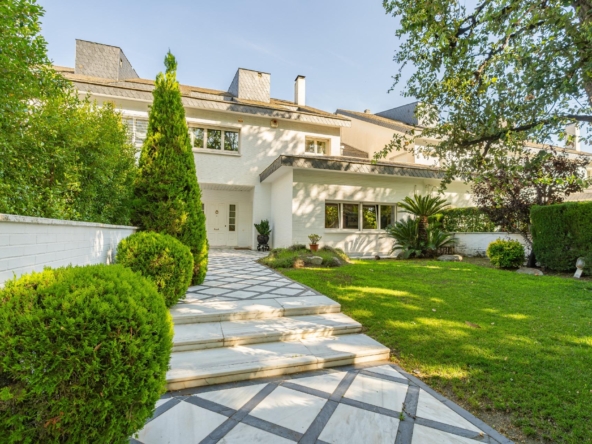 CHALET ADOSADO EN PEDRALBES, BARCELONA