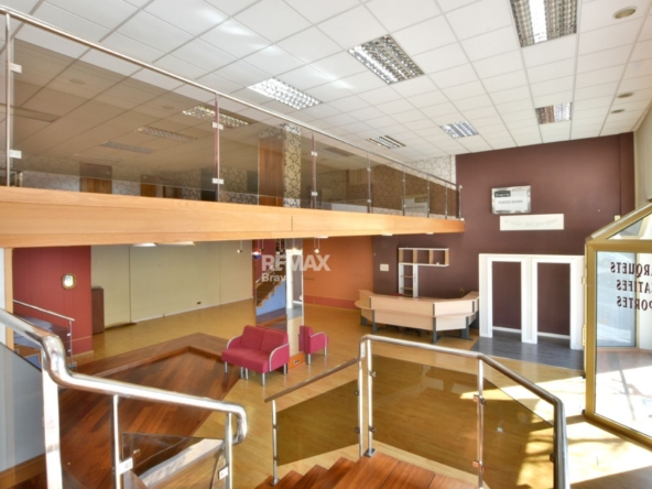 Sant Feliu de Llobregat | Mas Lluhí, Local comercial en ubicación estratégica cerca de transporte