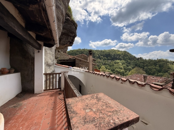 Rupit | Can Banús, casa catalogada de piedra en el corazón del casco histórico