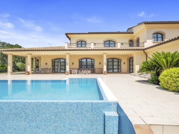 Peralada Golf | Villa premium en primera línea de golf con amplios jardines y máxima privacidad
